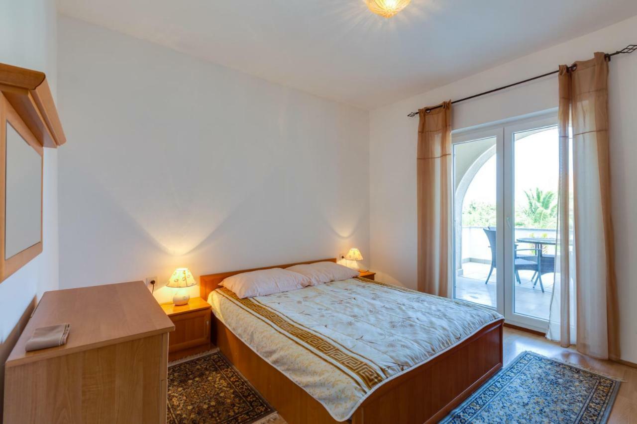 Apartmani Gordana Mali Losinj Exterior photo