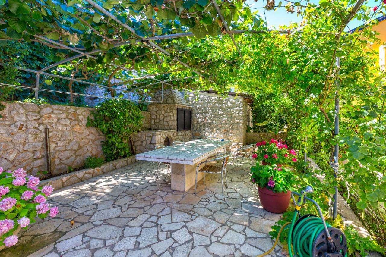 Apartmani Gordana Mali Losinj Exterior photo