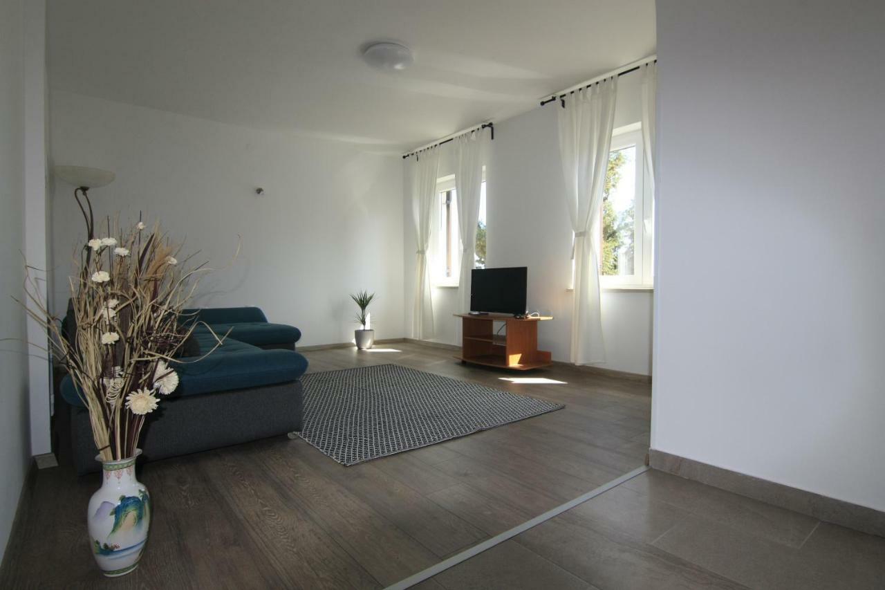 Apartmani Gordana Mali Losinj Exterior photo
